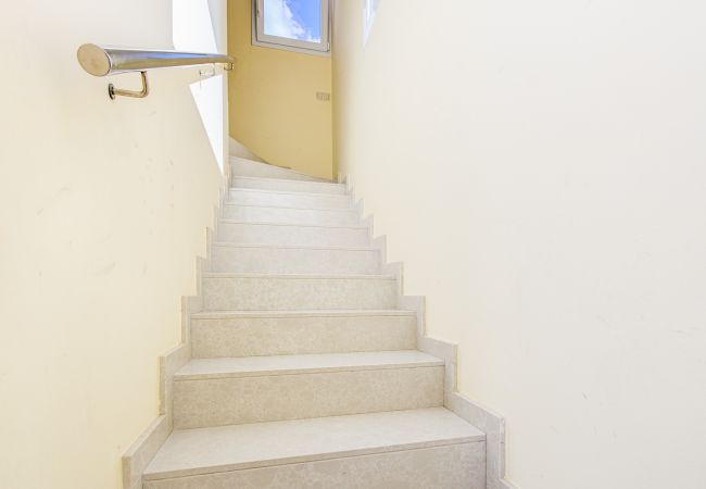 Villa in Empuriabrava - 0031-TER Huis aan kanaal met zwembad, aanlegplaats en studio Villa in Empuriabrava - 0031-TER Huis aan kanaal met zwembad, aanlegplaats en studio