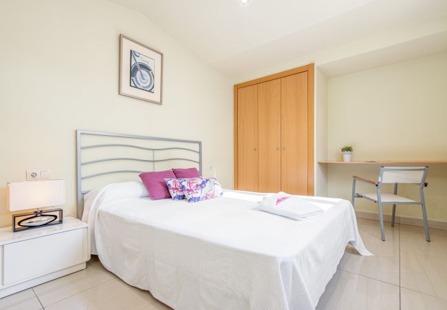 Villa in Empuriabrava - 0031-TER Huis aan kanaal met zwembad, aanlegplaats en studio Villa in Empuriabrava - 0031-TER Huis aan kanaal met zwembad, aanlegplaats en studio