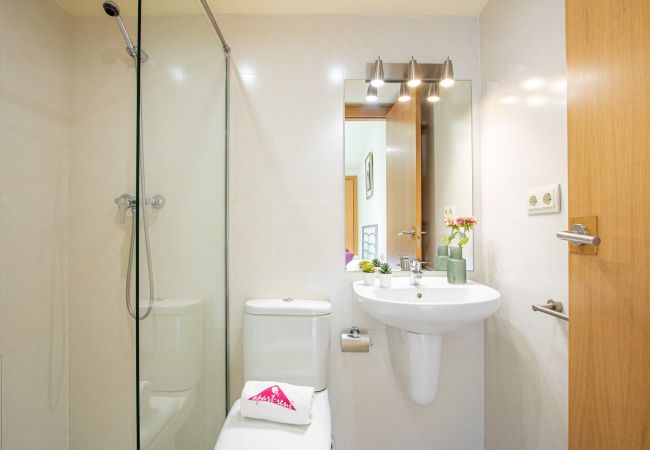 Villa in Empuriabrava - 0031-TER Huis aan kanaal met zwembad, aanlegplaats en studio Villa in Empuriabrava - 0031-TER Huis aan kanaal met zwembad, aanlegplaats en studio