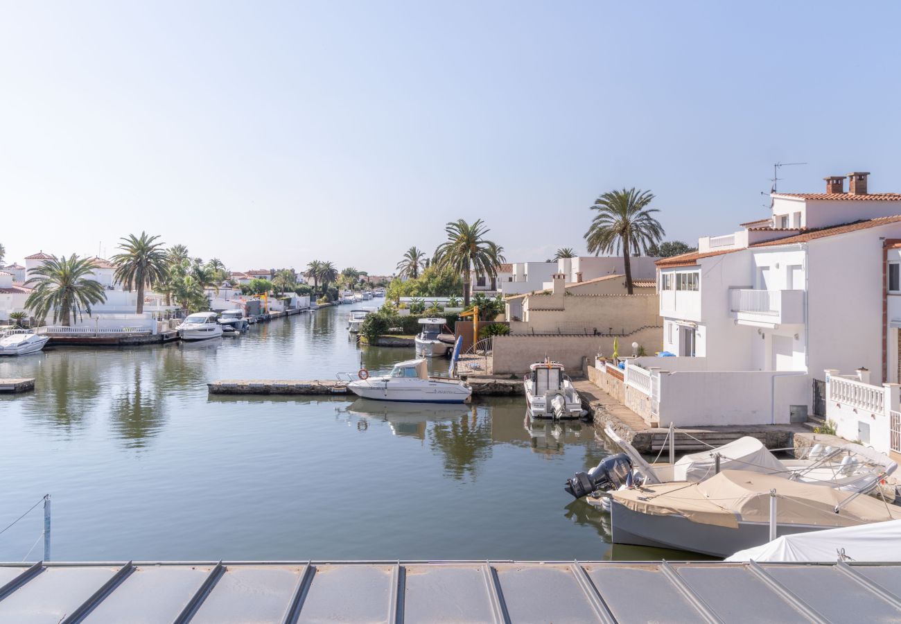 Appartement in Empuriabrava - 0169-PORT SEGRE Appartement met uitzicht op kanaal