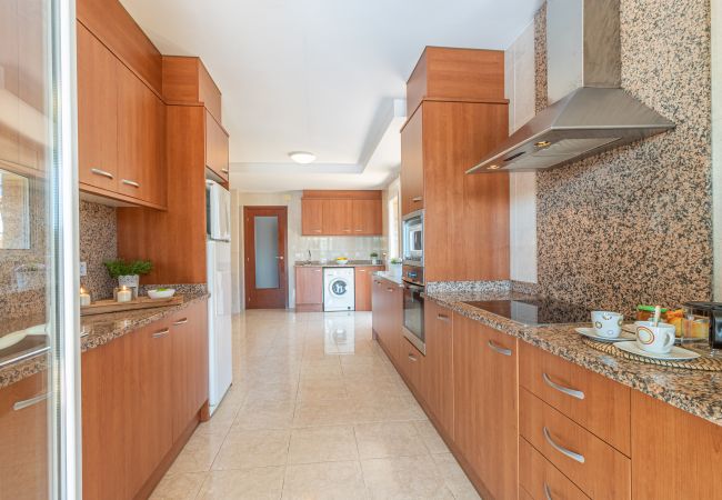 Villa in Empuriabrava - 0145-PANI Huis aan kanaal met zwembad en aanlegplaats Villa in Empuriabrava - 0145-PANI Huis aan kanaal met zwembad en aanlegplaats