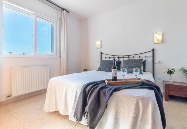 Villa in Empuriabrava - 0145-PANI Huis aan kanaal met zwembad en aanlegplaats Villa in Empuriabrava - 0145-PANI Huis aan kanaal met zwembad en aanlegplaats