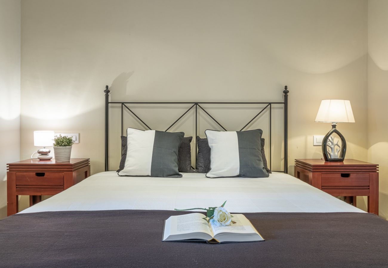 Villa in Empuriabrava - 0141-PANI Huis aan kanaal met zwembad en aanlegplaats