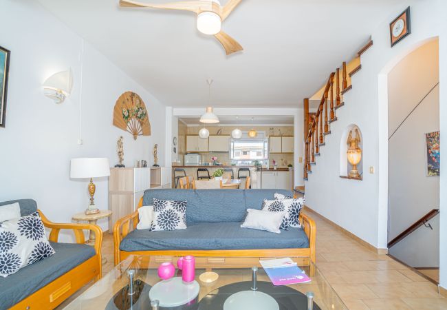 Villa in Empuriabrava - 0153-PORTO FINO Huis aan het kanaal met aanlegsteiger Villa in Empuriabrava - 0153-PORTO FINO Huis aan het kanaal met aanlegsteiger