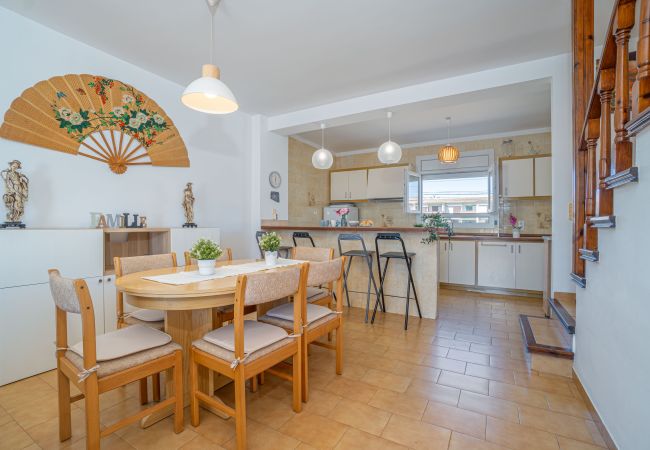 Villa in Empuriabrava - 0153-PORTO FINO Huis aan het kanaal met aanlegsteiger Villa in Empuriabrava - 0153-PORTO FINO Huis aan het kanaal met aanlegsteiger