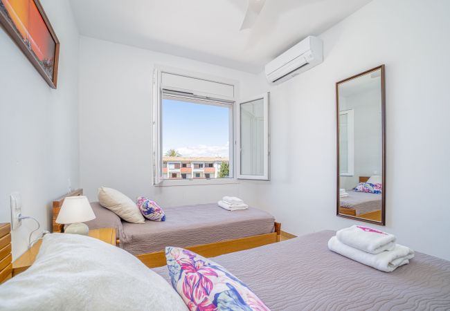 Villa in Empuriabrava - 0153-PORTO FINO Huis aan het kanaal met aanlegsteiger Villa in Empuriabrava - 0153-PORTO FINO Huis aan het kanaal met aanlegsteiger