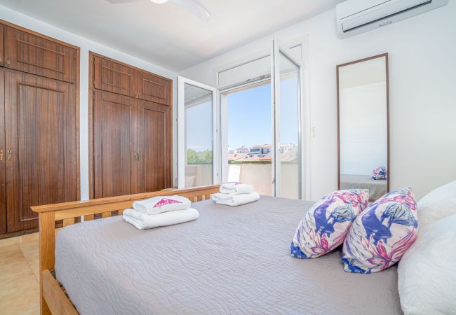 Villa in Empuriabrava - 0153-PORTO FINO Huis aan het kanaal met aanlegsteiger Villa in Empuriabrava - 0153-PORTO FINO Huis aan het kanaal met aanlegsteiger