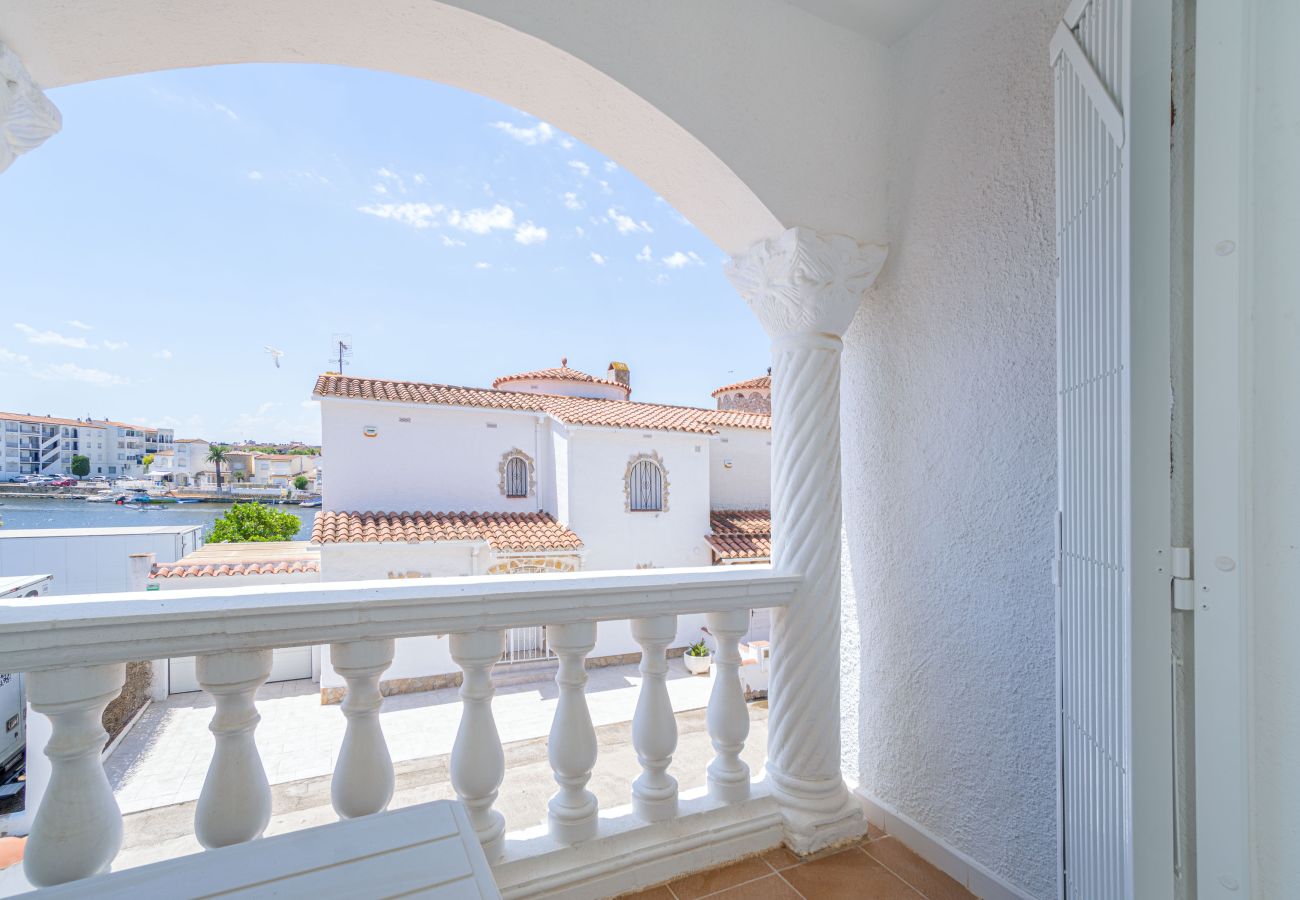 Villa in Empuriabrava - 0191-SANT MAURICI Huis met privé-zwembad