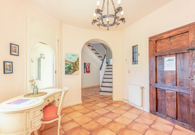 Villa in Empuriabrava - 0010-TER Huis aan kanaal met zwembad en aanlegplaats Villa in Empuriabrava - 0010-TER Huis aan kanaal met zwembad en aanlegplaats