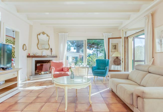 Villa in Empuriabrava - 0010-TER Huis aan kanaal met zwembad en aanlegplaats Villa in Empuriabrava - 0010-TER Huis aan kanaal met zwembad en aanlegplaats