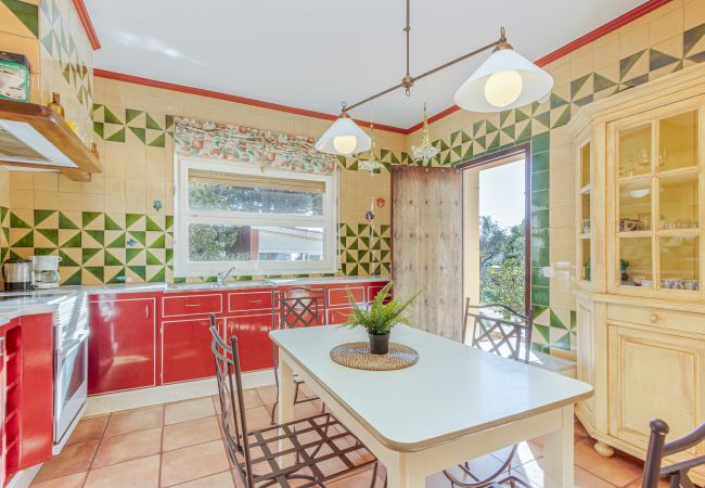 Villa in Empuriabrava - 0010-TER Huis aan kanaal met zwembad en aanlegplaats Villa in Empuriabrava - 0010-TER Huis aan kanaal met zwembad en aanlegplaats