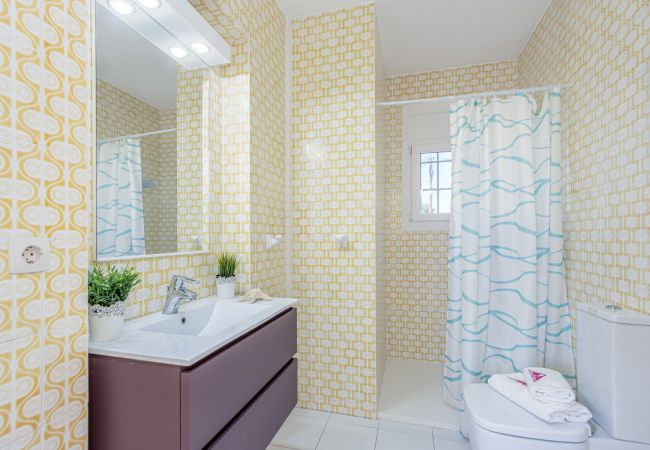 Villa in Empuriabrava - 0010-TER Huis aan kanaal met zwembad en aanlegplaats Villa in Empuriabrava - 0010-TER Huis aan kanaal met zwembad en aanlegplaats