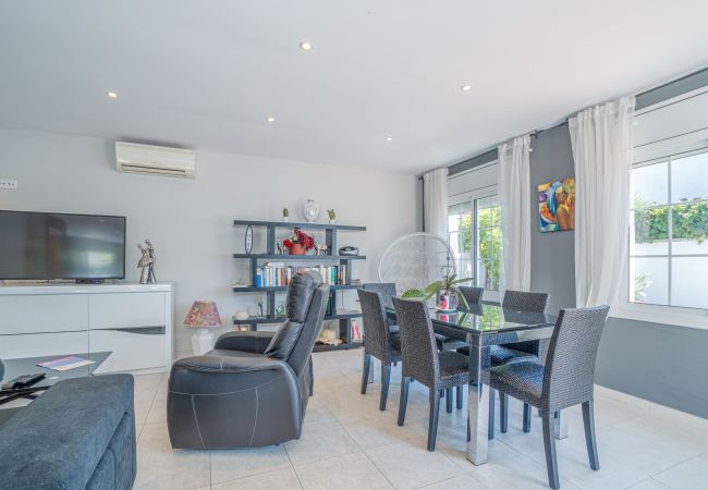 Villa in Empuriabrava - 0080-ALBERES Huis met zwembad Villa in Empuriabrava - 0080-ALBERES Huis met zwembad