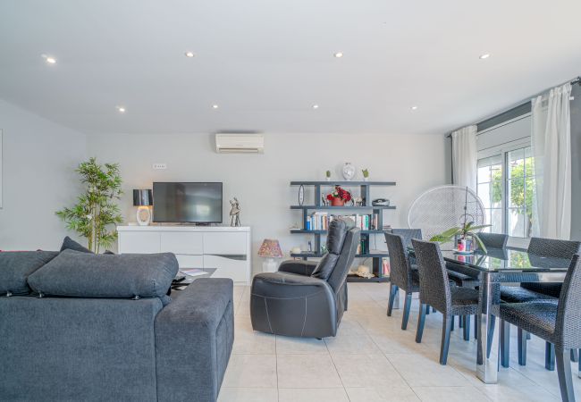 Villa in Empuriabrava - 0080-ALBERES Huis met zwembad Villa in Empuriabrava - 0080-ALBERES Huis met zwembad