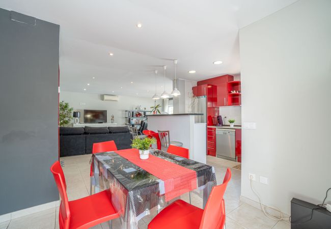 Villa in Empuriabrava - 0080-ALBERES Huis met zwembad Villa in Empuriabrava - 0080-ALBERES Huis met zwembad