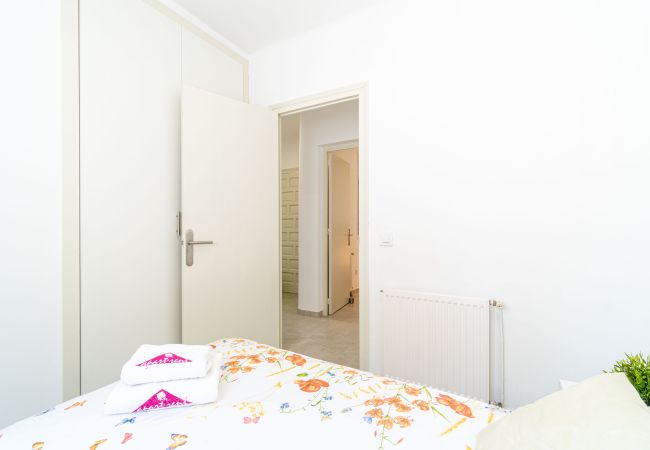 Villa in Empuriabrava - 0100-LLOBREGAT Huis aan kanaal met zwembad, aanlegplaats en studio Villa in Empuriabrava - 0100-LLOBREGAT Huis aan kanaal met zwembad, aanlegplaats en studio