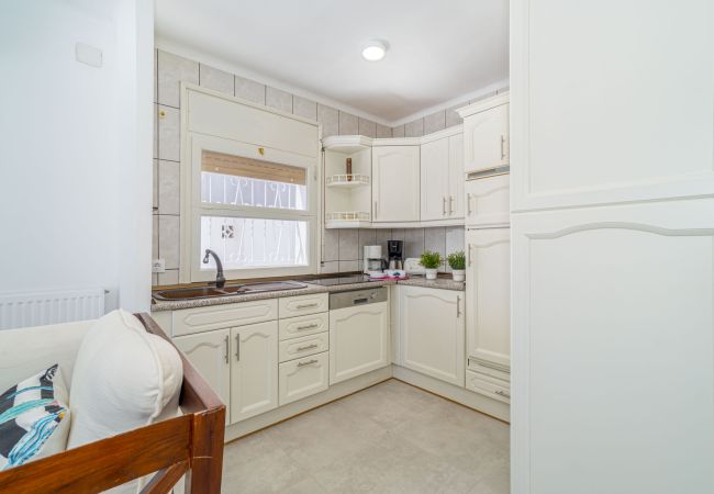 Villa in Empuriabrava - 0100-LLOBREGAT Huis aan kanaal met zwembad, aanlegplaats en studio Villa in Empuriabrava - 0100-LLOBREGAT Huis aan kanaal met zwembad, aanlegplaats en studio