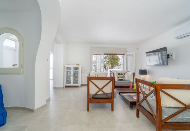 Villa in Empuriabrava - 0100-LLOBREGAT Huis aan kanaal met zwembad, aanlegplaats en studio Villa in Empuriabrava - 0100-LLOBREGAT Huis aan kanaal met zwembad, aanlegplaats en studio