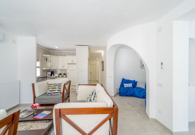 Villa in Empuriabrava - 0100-LLOBREGAT Huis aan kanaal met zwembad, aanlegplaats en studio Villa in Empuriabrava - 0100-LLOBREGAT Huis aan kanaal met zwembad, aanlegplaats en studio