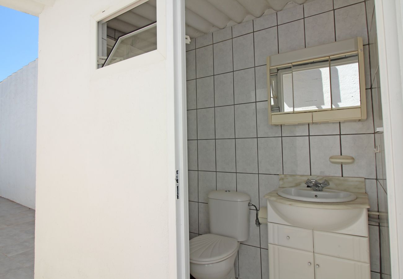 Villa in Empuriabrava - 0100-LLOBREGAT Huis aan kanaal met zwembad, aanlegplaats en studio
