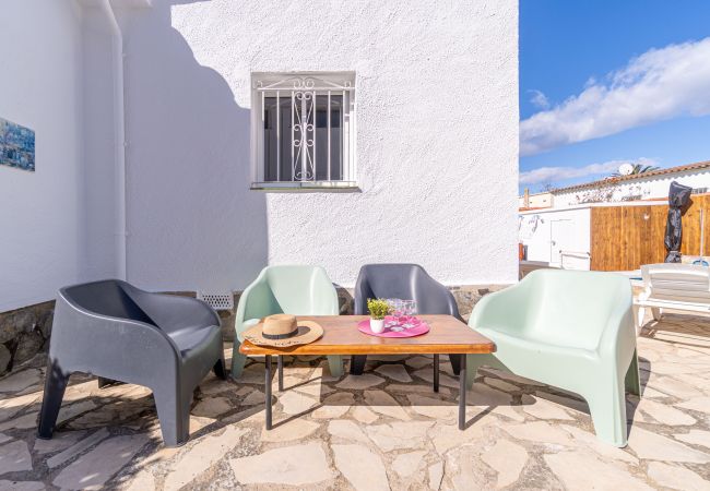 Villa in Empuriabrava - 0009-ALBERES Huis met zwembad Villa in Empuriabrava - 0009-ALBERES Huis met zwembad