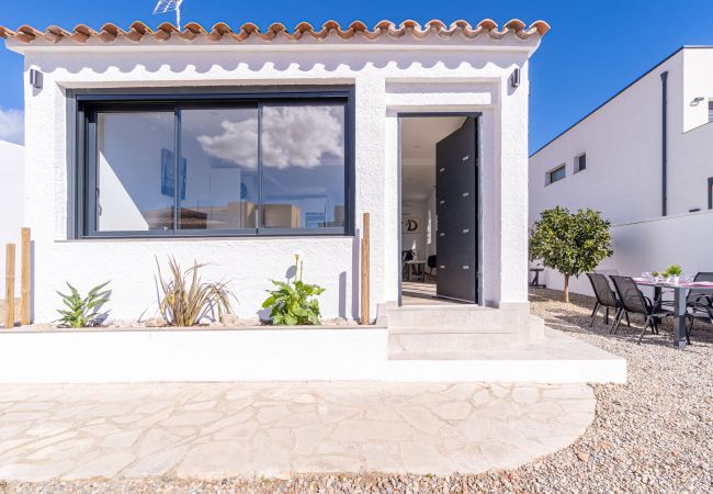 Villa in Empuriabrava - 0009-ALBERES Huis met zwembad Villa in Empuriabrava - 0009-ALBERES Huis met zwembad