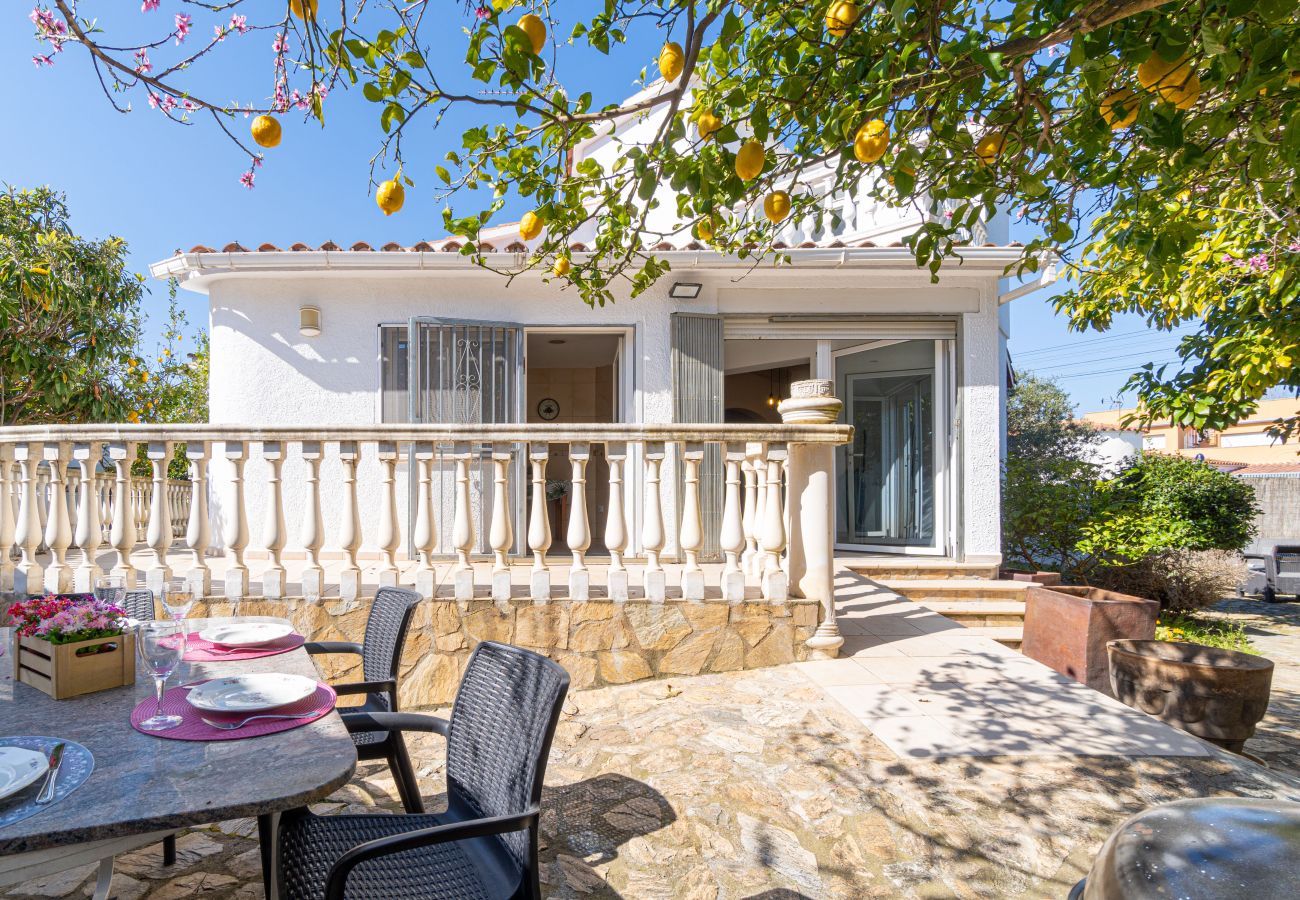 Villa in Empuriabrava - 0082-PANI Huis met 3 slaapkamers