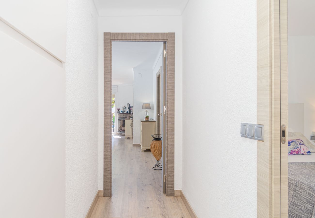 Villa in Empuriabrava - 0149-VALIRA Huis aan het kanaal met zwembad en aanlegplaats