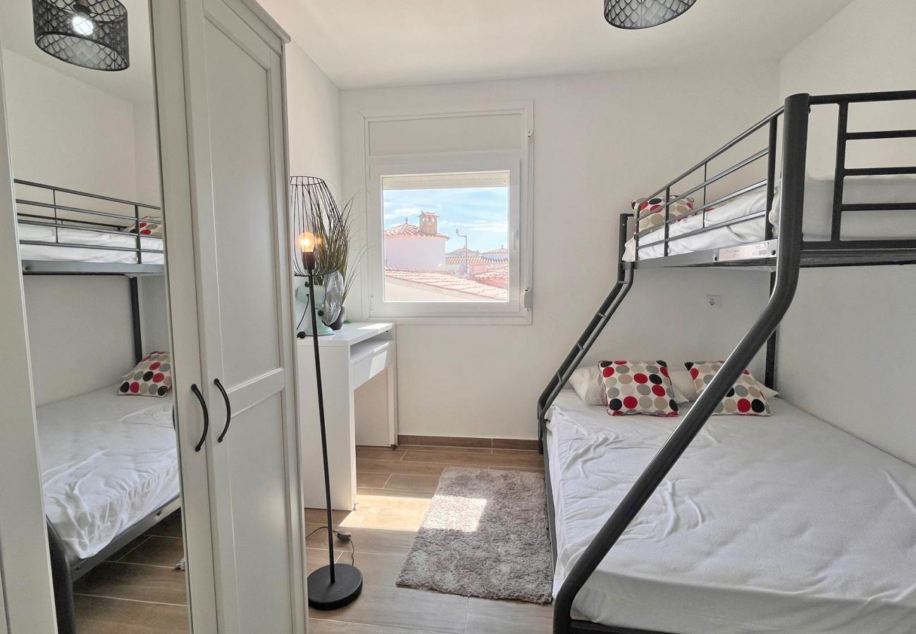 Villa in Empuriabrava - 0040-CAP RAS Huis aan kanaal met zwembad en aanlegplaats