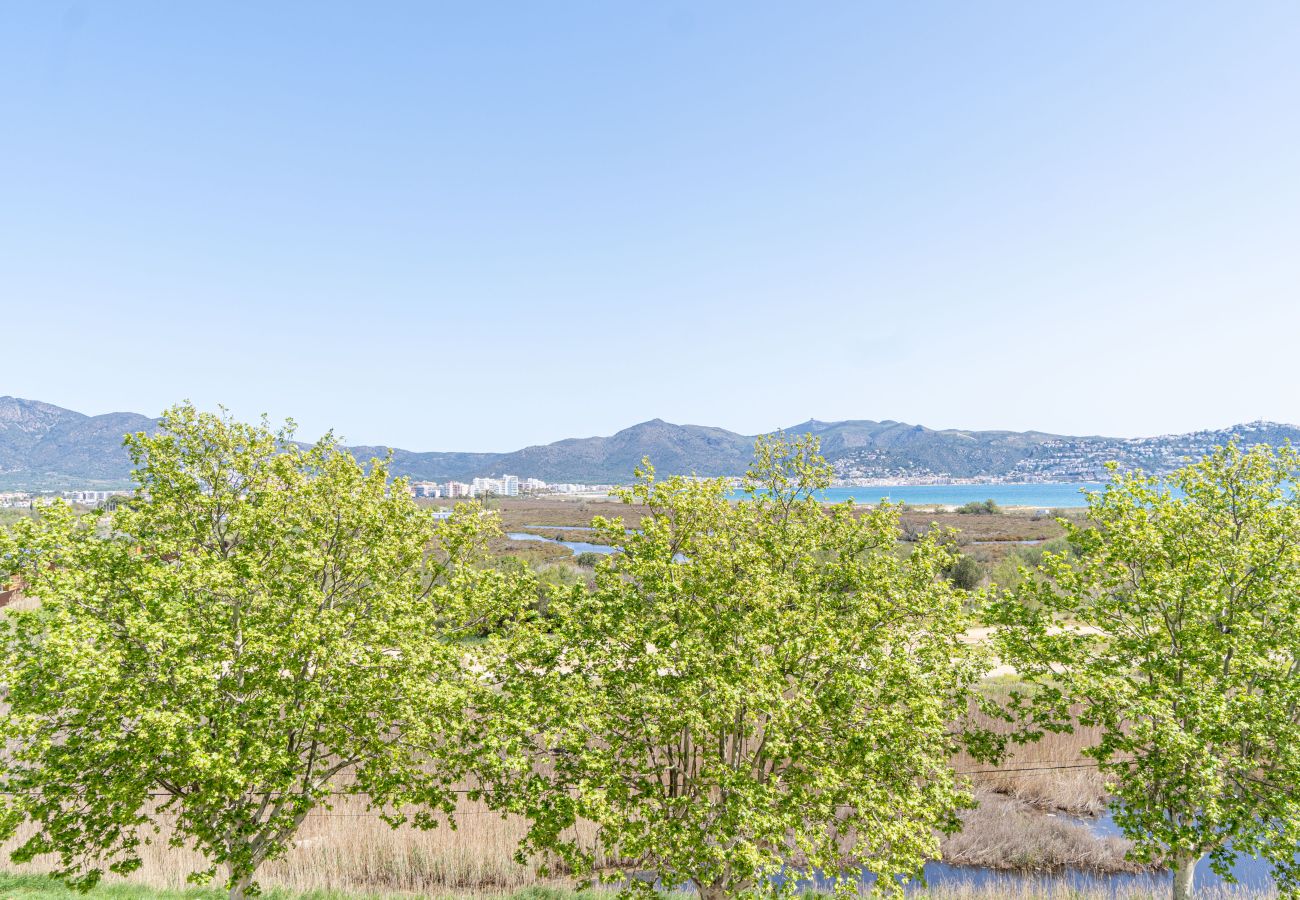 Apartment in Empuriabrava - 0148-PORT DUCAL Apartment with terrace, seaview and wifi