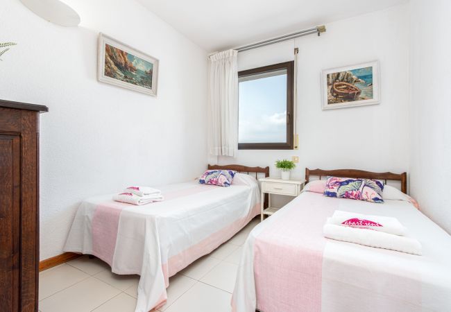 Apartment in Empuriabrava - 0161-PORT GREC Apartment with WIFI, canal and sea view Apartment in Empuriabrava - 0161-PORT GREC Apartment with WIFI, canal and sea view