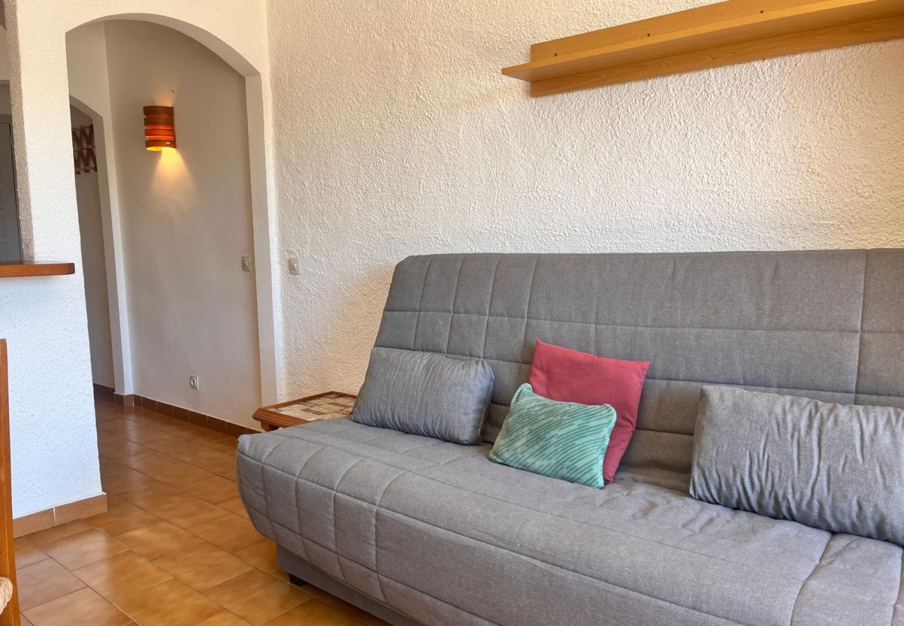 Studio in Empuriabrava - 0168-POBLAT TIPIC Studio near the beach