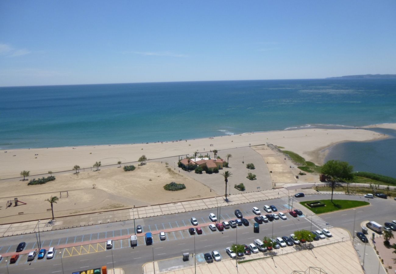 Studio in Empuriabrava - 0110-MIAMI Studio with seaview
