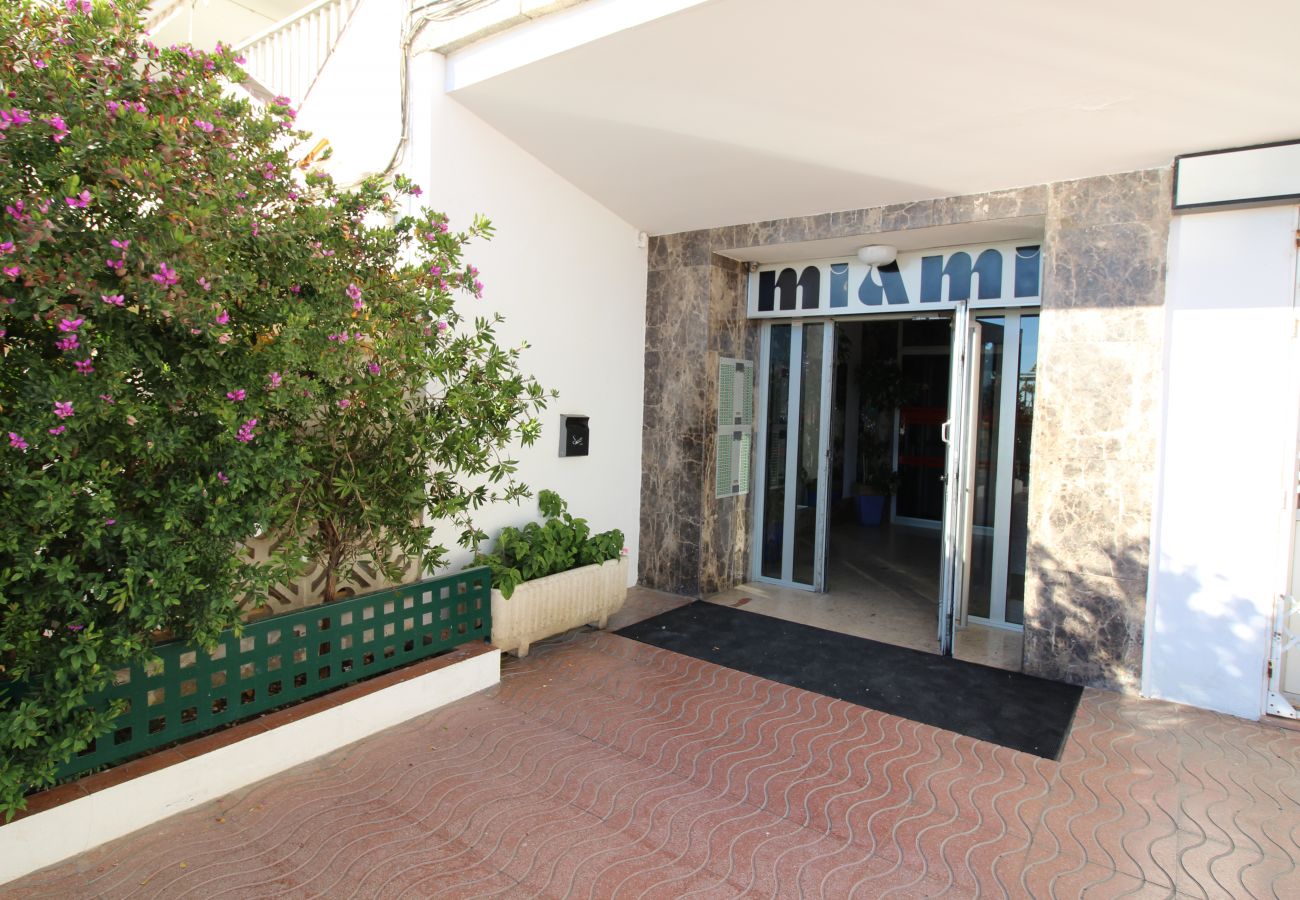 Studio in Empuriabrava - 0110-MIAMI Studio with seaview