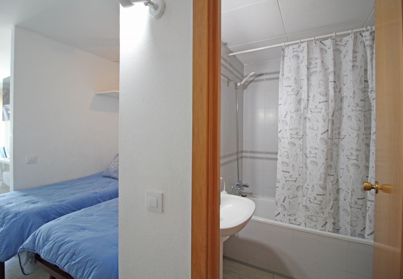 Studio in Empuriabrava - 0110-MIAMI Studio with seaview