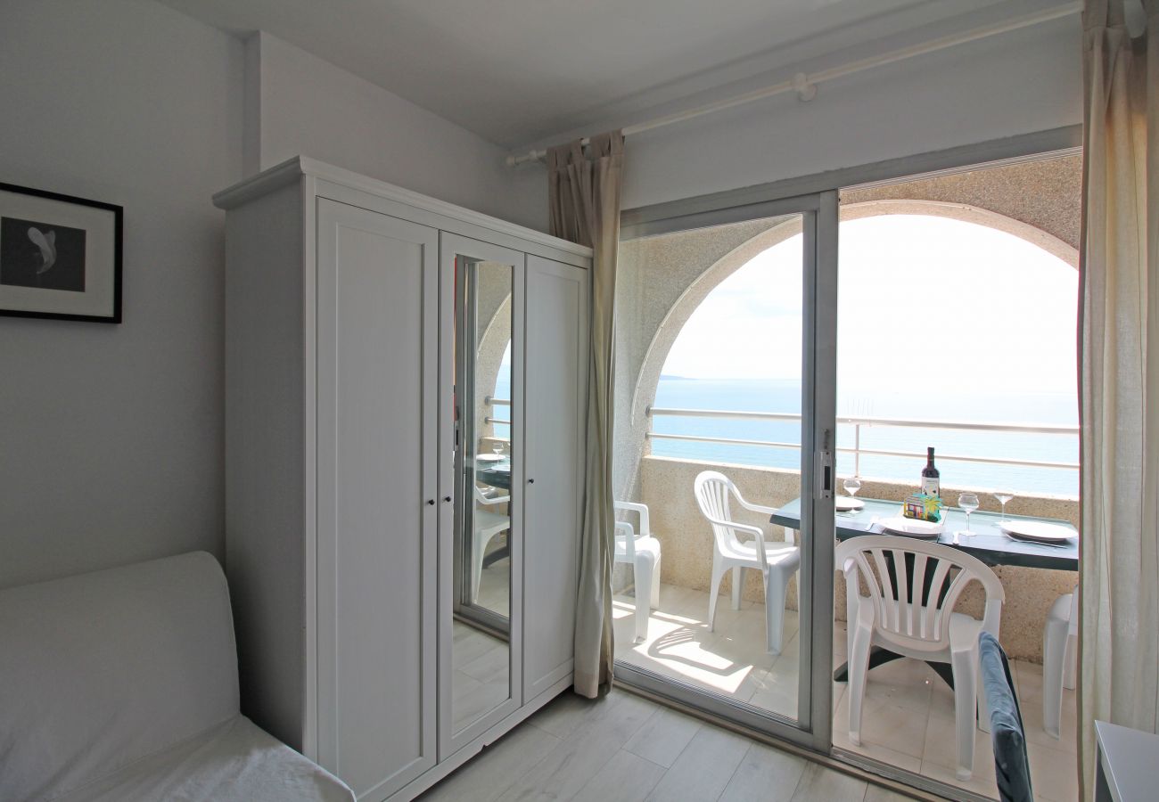 Studio in Empuriabrava - 0110-MIAMI Studio with seaview