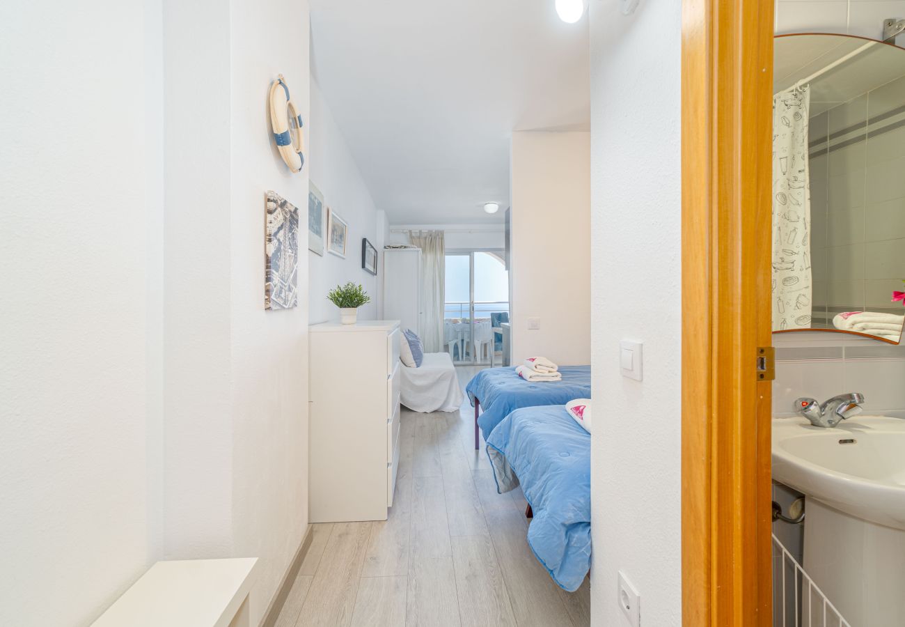 Studio in Empuriabrava - 0110-MIAMI Studio with seaview