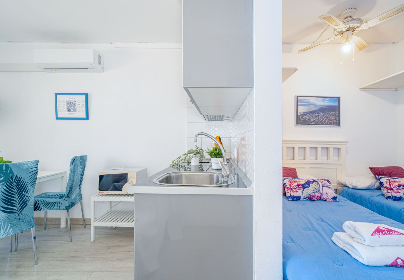 Studio in Empuriabrava - 0110-MIAMI Studio with seaview