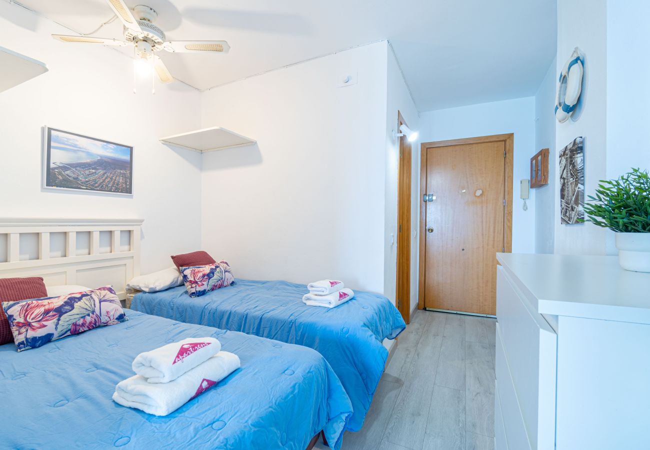 Studio in Empuriabrava - 0110-MIAMI Studio with seaview
