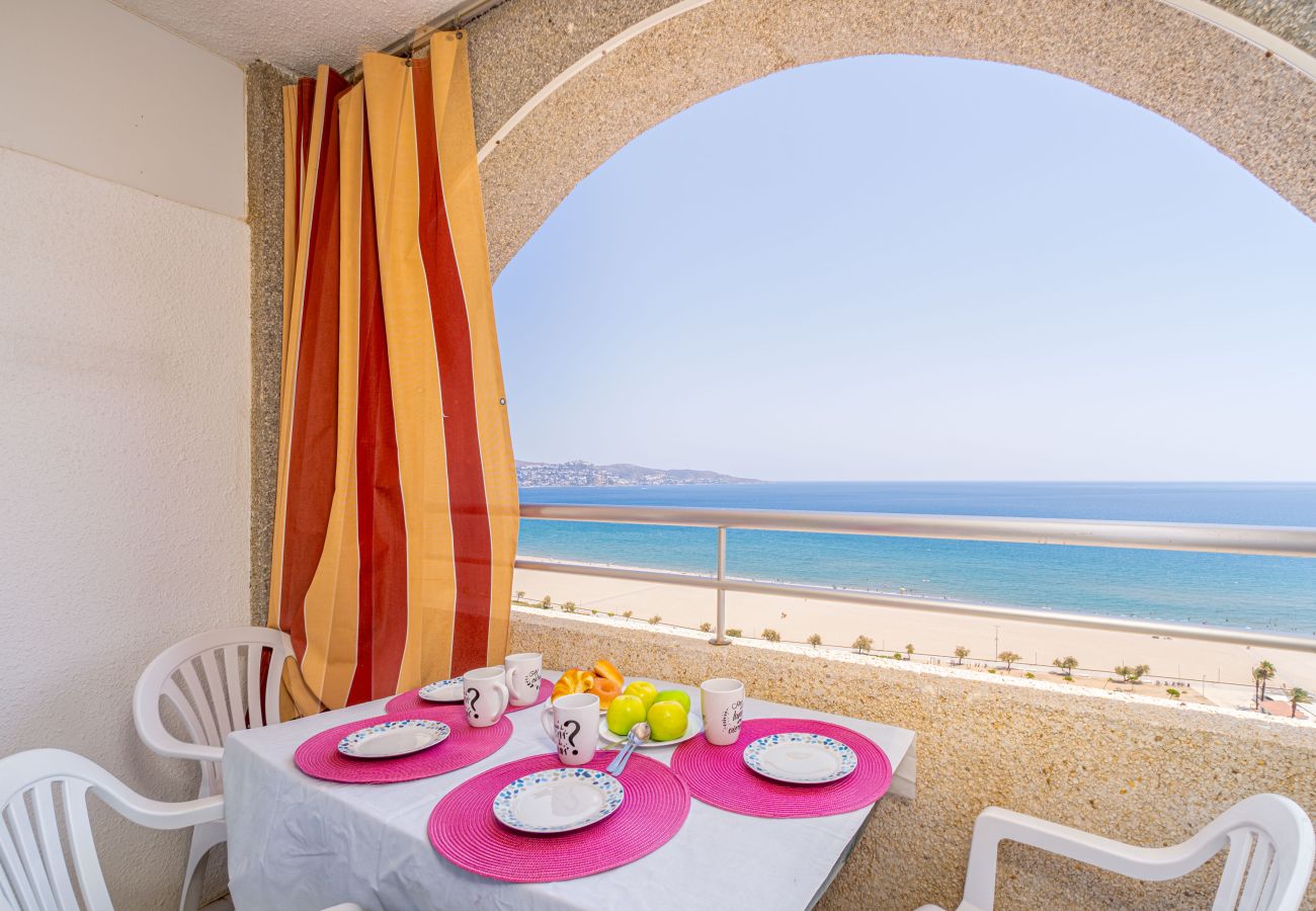 Studio in Empuriabrava - 0110-MIAMI Studio with seaview