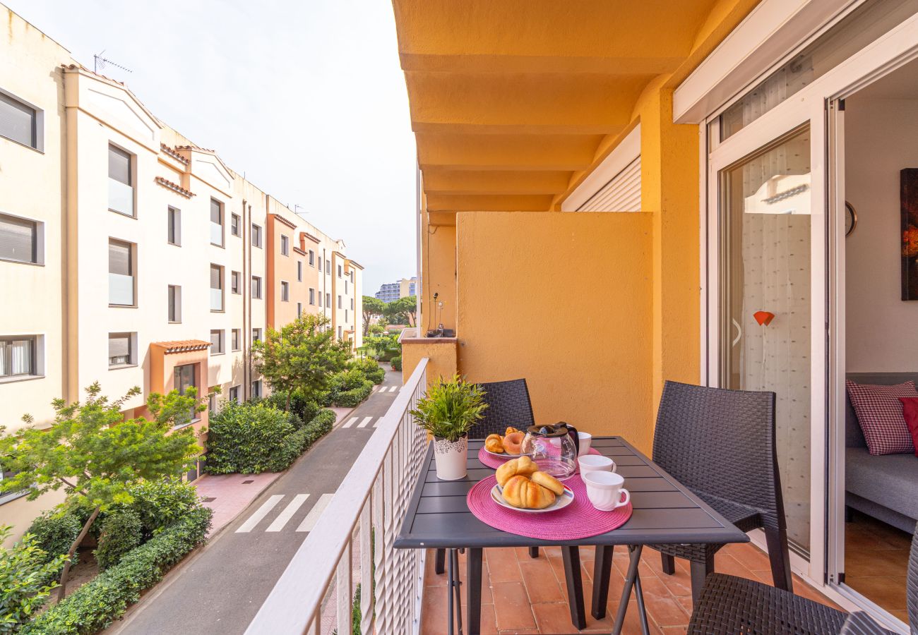 Apartment in Empuriabrava - 0072-GRAN RESERVA Apartment near the beach