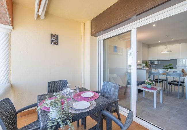 Apartment in Empuriabrava - 0018-BAHIA Apartment in front of the beach with wifi Apartment in Empuriabrava - 0018-BAHIA Apartment in front of the beach with wifi