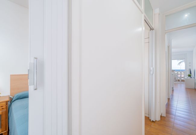 Apartment in Empuriabrava - 0021-BAHIA Apartment in front of the beach with wifi Apartment in Empuriabrava - 0021-BAHIA Apartment in front of the beach with wifi