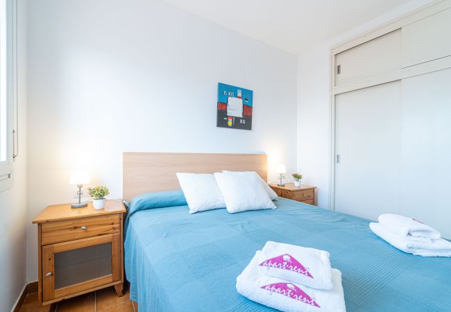 Apartment in Empuriabrava - 0021-BAHIA Apartment in front of the beach with wifi Apartment in Empuriabrava - 0021-BAHIA Apartment in front of the beach with wifi