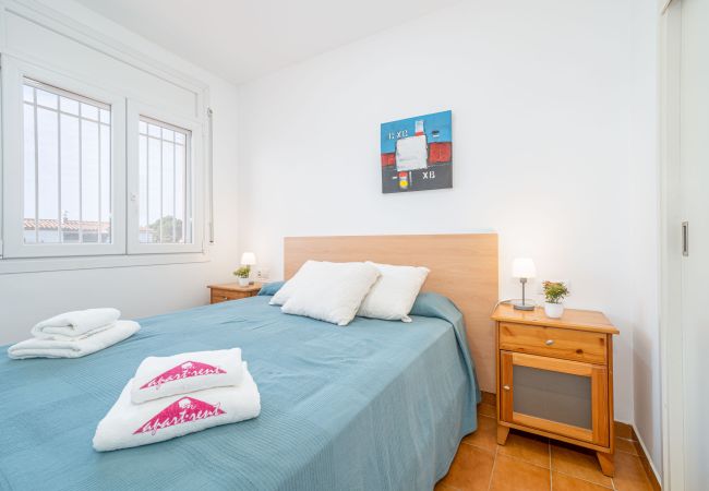 Apartment in Empuriabrava - 0021-BAHIA Apartment in front of the beach with wifi Apartment in Empuriabrava - 0021-BAHIA Apartment in front of the beach with wifi