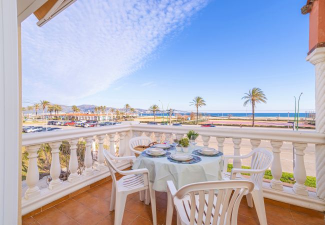 Apartment in Empuriabrava - 0021-BAHIA Apartment in front of the beach with wifi Apartment in Empuriabrava - 0021-BAHIA Apartment in front of the beach with wifi