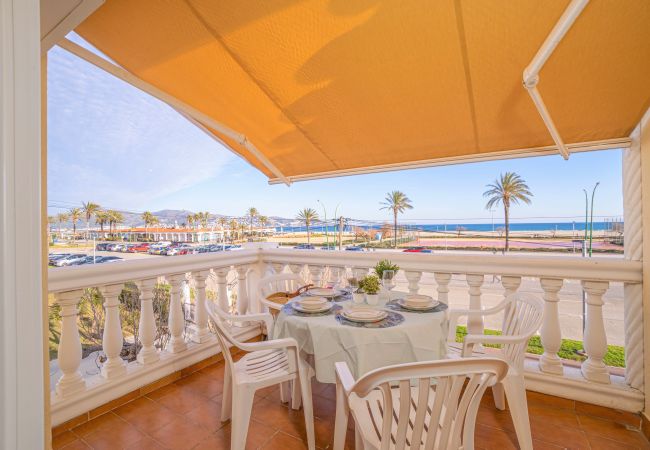 Apartment in Empuriabrava - 0021-BAHIA Apartment in front of the beach with wifi Apartment in Empuriabrava - 0021-BAHIA Apartment in front of the beach with wifi