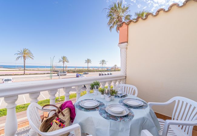 Apartment in Empuriabrava - 0021-BAHIA Apartment in front of the beach with wifi Apartment in Empuriabrava - 0021-BAHIA Apartment in front of the beach with wifi