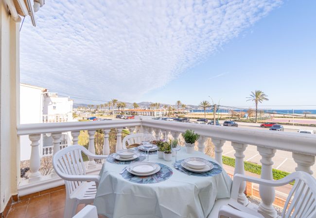 Apartment in Empuriabrava - 0021-BAHIA Apartment in front of the beach with wifi Apartment in Empuriabrava - 0021-BAHIA Apartment in front of the beach with wifi