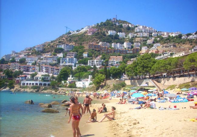 Apartment in Rosas / Roses - 2027-POETA MARQUINA Apartment with 2 bedrooms Apartment in Rosas / Roses - 2027-POETA MARQUINA Apartment with 2 bedrooms